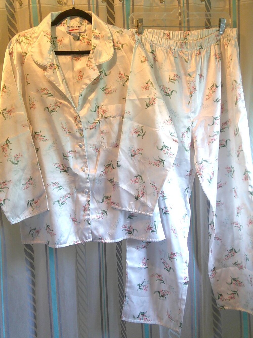 New Vintage "Ming Art" Satin Pajama Set Roomy Pink Blossoms on White Woman M